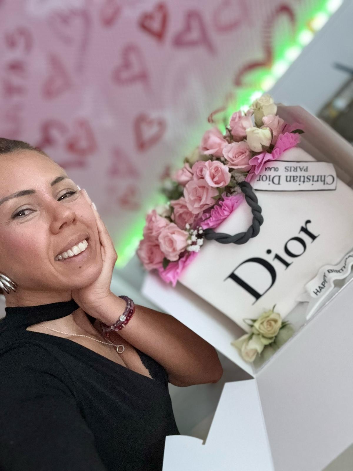 LE SAC DIOR CAKE